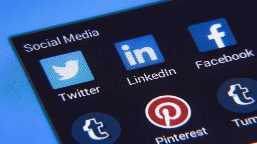 social media sharing 